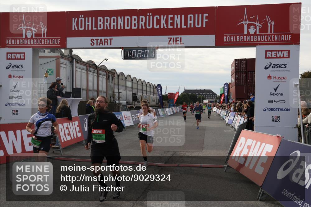 03.10.2025 - Köhlbrandbrückenlauf Julia Fischer http://msf.ph/oto/9029324 03.10.2025 16:08:02 Ziel 7085, 7335, 7494, 7713, 8824, 9072, 9096, 9543 meine-sportfotos.de