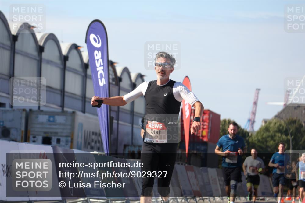 03.10.2025 - Köhlbrandbrückenlauf Luisa Fischer http://msf.ph/oto/9029327 03.10.2025 13:01:13 Ziel 4039, 4140, 4737, 5779, 6307, 6614 meine-sportfotos.de