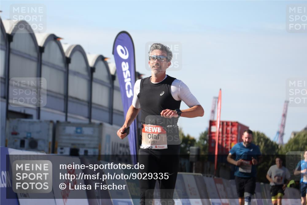 03.10.2025 - Köhlbrandbrückenlauf Luisa Fischer http://msf.ph/oto/9029335 03.10.2025 13:01:14 Ziel 4039, 4140, 4737, 5779, 6307, 6614 meine-sportfotos.de