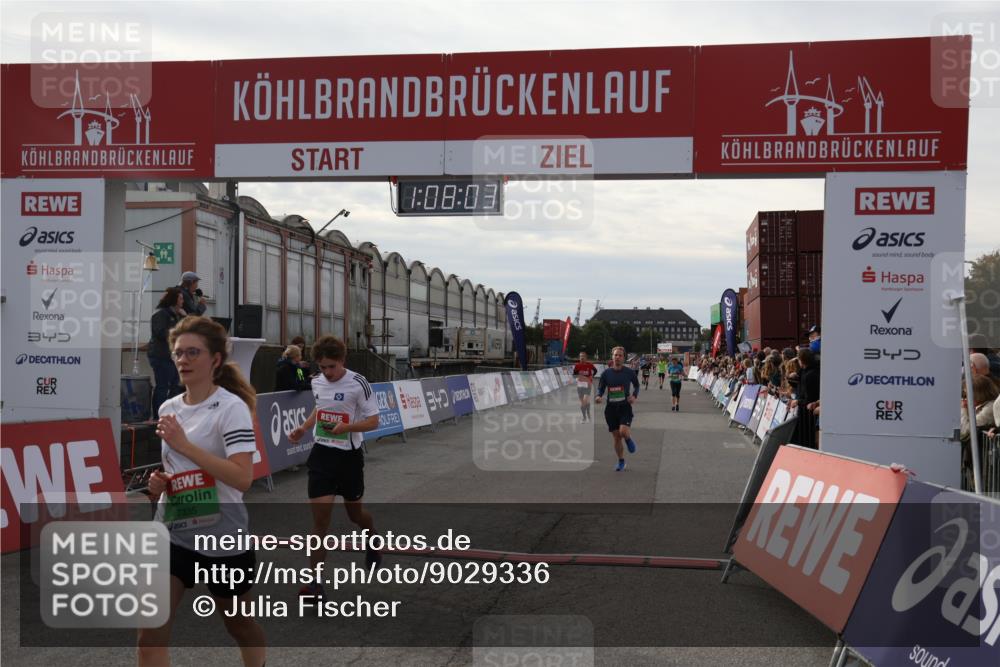 03.10.2025 - Köhlbrandbrückenlauf Julia Fischer http://msf.ph/oto/9029336 03.10.2025 16:08:03 Ziel 7085, 7319, 7335, 7494, 7713, 8824, 9072, 9096, 9543 meine-sportfotos.de