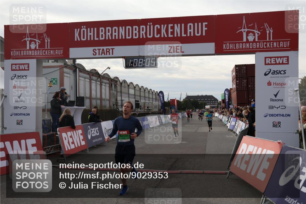03.10.2025 - Köhlbrandbrückenlauf Julia Fischer http://msf.ph/oto/9029353 03.10.2025 16:08:05 Ziel 7085, 7319, 7335, 7494, 7713, 8824, 9072, 9096, 9543 meine-sportfotos.de
