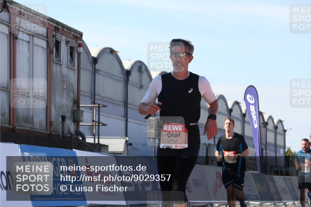03.10.2025 - Köhlbrandbrückenlauf Luisa Fischer http://msf.ph/oto/9029357 03.10.2025 13:01:16 Ziel 4039, 4737, 5779, 5915, 6307, 6614 meine-sportfotos.de