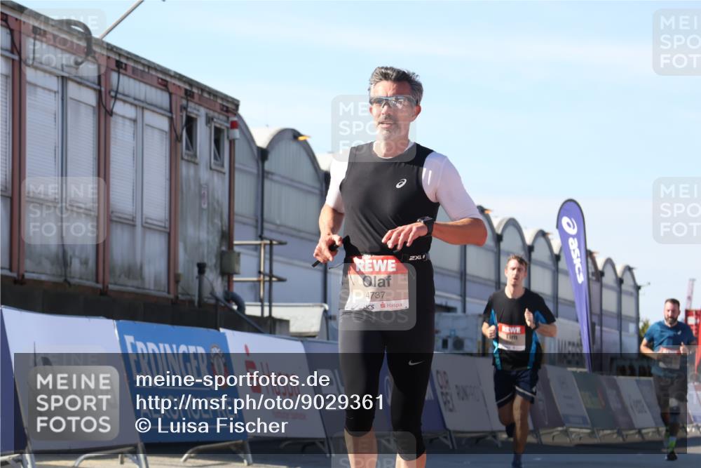 03.10.2025 - Köhlbrandbrückenlauf Luisa Fischer http://msf.ph/oto/9029361 03.10.2025 13:01:16 Ziel 4039, 4737, 5779, 5915, 6307, 6614 meine-sportfotos.de