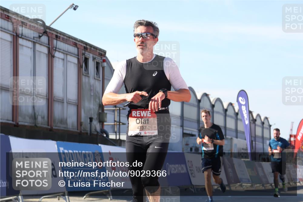03.10.2025 - Köhlbrandbrückenlauf Luisa Fischer http://msf.ph/oto/9029366 03.10.2025 13:01:16 Ziel 4039, 4737, 5779, 5915, 6307, 6614 meine-sportfotos.de