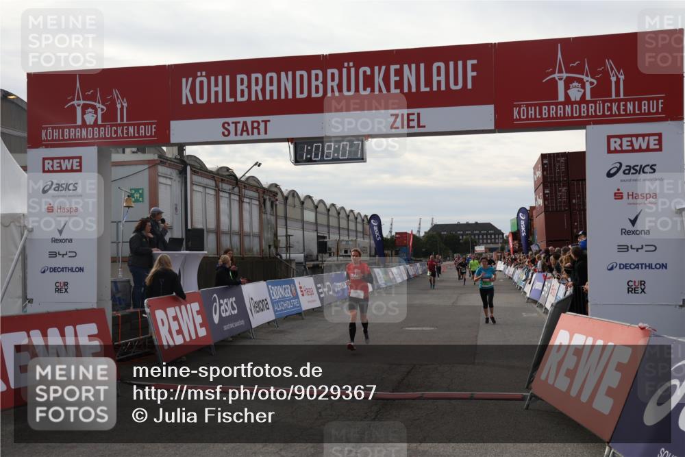 03.10.2025 - Köhlbrandbrückenlauf Julia Fischer http://msf.ph/oto/9029367 03.10.2025 16:08:07 Ziel 7085, 7319, 7335, 7494, 8824, 9072, 9543 meine-sportfotos.de