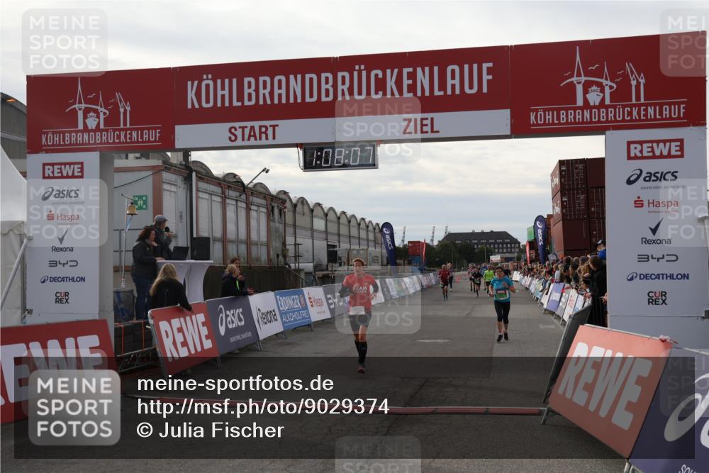 03.10.2025 - Köhlbrandbrückenlauf Julia Fischer http://msf.ph/oto/9029374 03.10.2025 16:08:07 Ziel 7085, 7319, 7335, 7494, 8824, 9072, 9543 meine-sportfotos.de