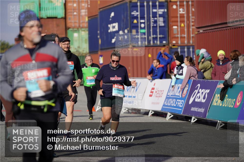 03.10.2025 - Köhlbrandbrückenlauf Michael Burmester http://msf.ph/oto/9029377 03.10.2025 10:34:13 Ziel 1497, 1606, 2011, 2020, 2271, 2311, 2578, 3324, 3388 meine-sportfotos.de