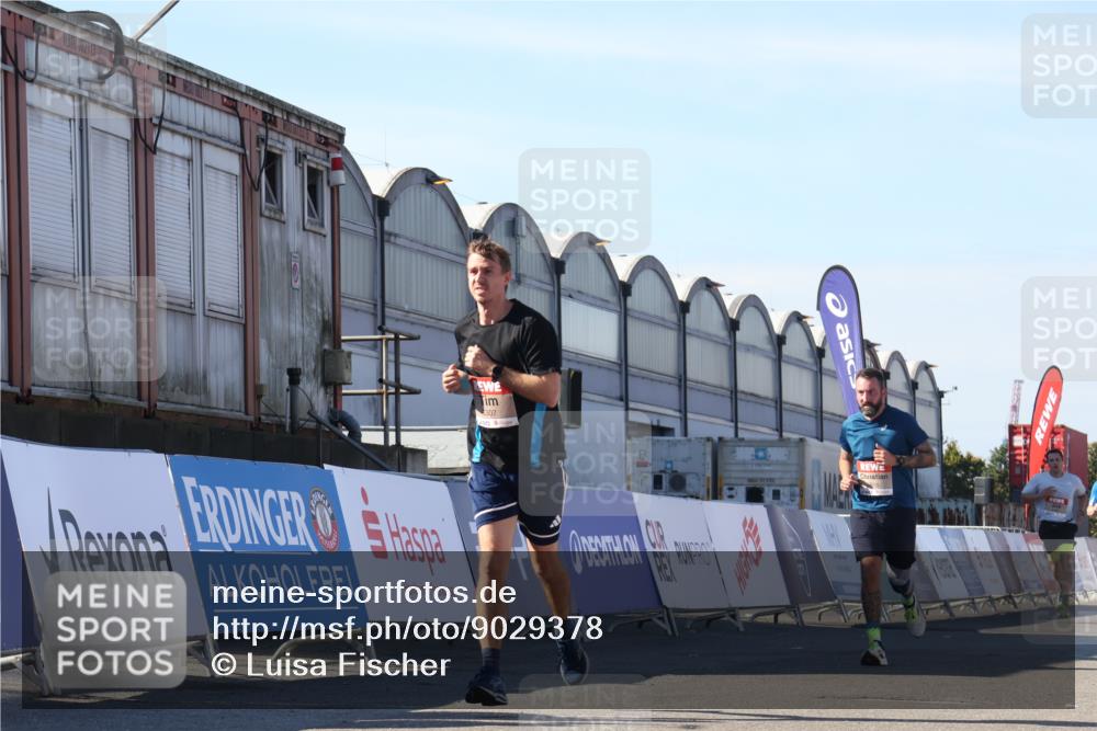 03.10.2025 - Köhlbrandbrückenlauf Luisa Fischer http://msf.ph/oto/9029378 03.10.2025 13:01:18 Ziel 4737, 5779, 5915, 6187, 6307, 6614 meine-sportfotos.de