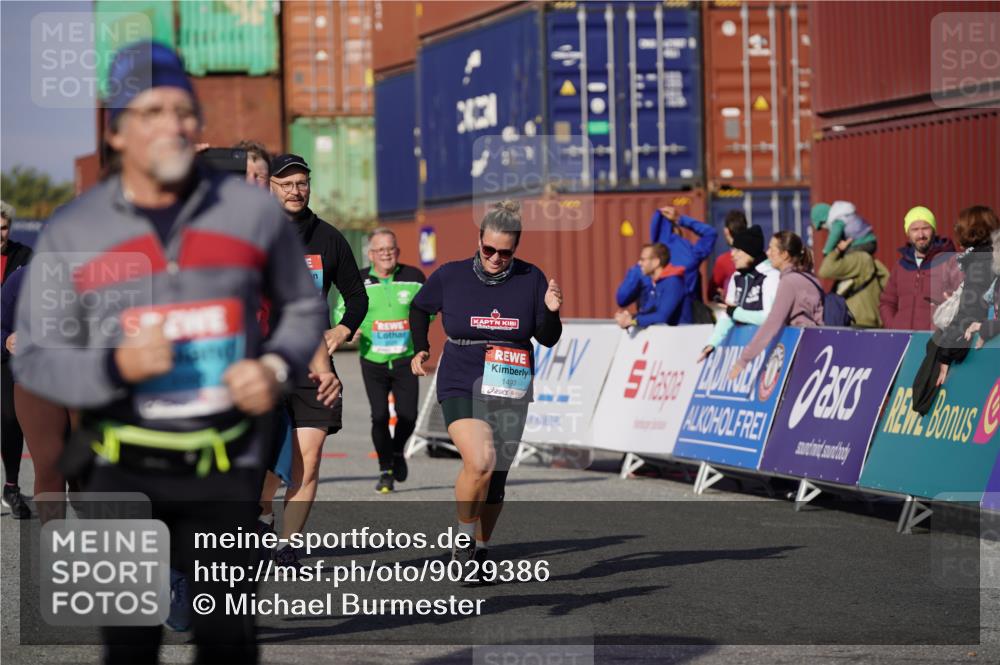 03.10.2025 - Köhlbrandbrückenlauf Michael Burmester http://msf.ph/oto/9029386 03.10.2025 10:34:13 Ziel 1497, 1606, 2011, 2020, 2271, 2311, 2578, 3324, 3388 meine-sportfotos.de