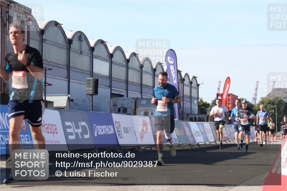 03.10.2025 - Köhlbrandbrückenlauf Luisa Fischer http://msf.ph/oto/9029387 03.10.2025 13:01:18 Ziel 4737, 5779, 5915, 6187, 6307, 6614 meine-sportfotos.de