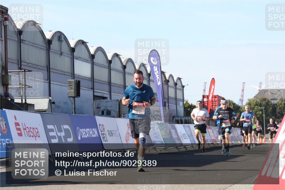 03.10.2025 - Köhlbrandbrückenlauf Luisa Fischer http://msf.ph/oto/9029389 03.10.2025 13:01:19 Ziel 4199, 4737, 5779, 5915, 6187, 6307, 6614 meine-sportfotos.de
