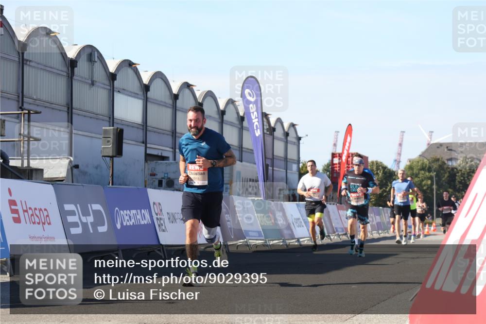 03.10.2025 - Köhlbrandbrückenlauf Luisa Fischer http://msf.ph/oto/9029395 03.10.2025 13:01:19 Ziel 4199, 4737, 5779, 5915, 6187, 6307, 6614 meine-sportfotos.de