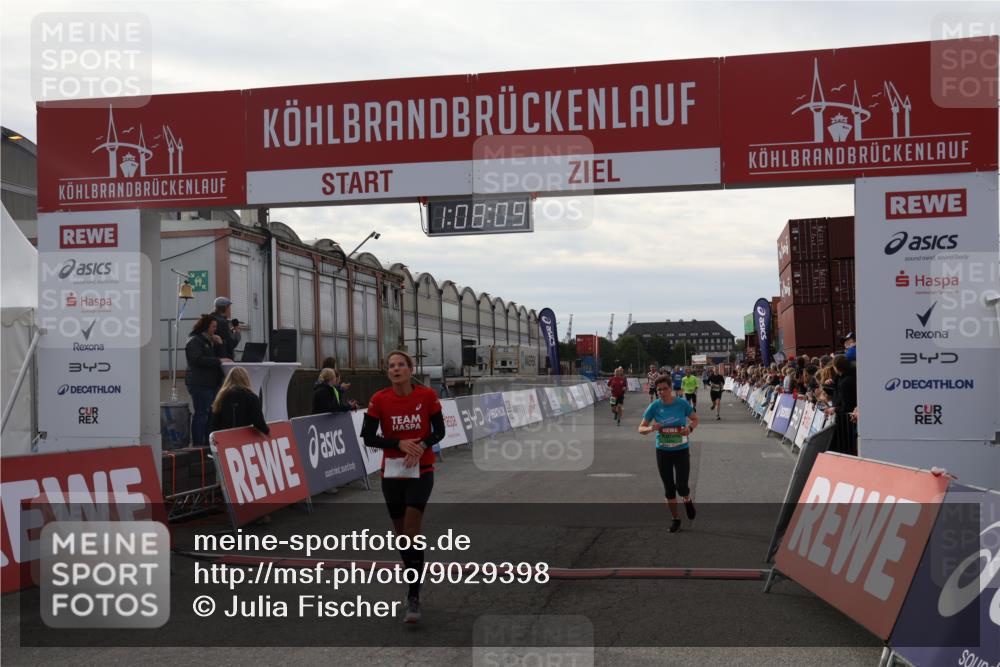 03.10.2025 - Köhlbrandbrückenlauf Julia Fischer http://msf.ph/oto/9029398 03.10.2025 16:08:09 Ziel 7085, 7310, 7311, 7319, 7335, 7494, 8824, 9072, 9543 meine-sportfotos.de