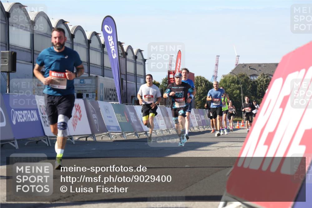 03.10.2025 - Köhlbrandbrückenlauf Luisa Fischer http://msf.ph/oto/9029400 03.10.2025 13:01:19 Ziel 4199, 4737, 5779, 5915, 6187, 6307, 6614 meine-sportfotos.de
