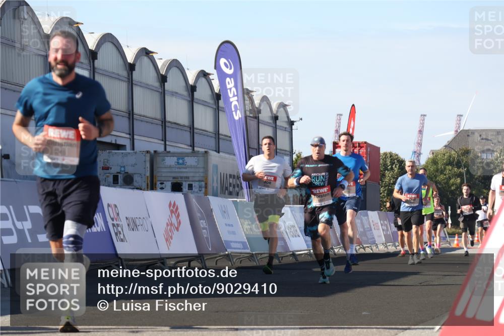 03.10.2025 - Köhlbrandbrückenlauf Luisa Fischer http://msf.ph/oto/9029410 03.10.2025 13:01:20 Ziel 4199, 4737, 5779, 5915, 6187, 6307, 6614 meine-sportfotos.de