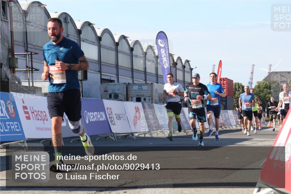 03.10.2025 - Köhlbrandbrückenlauf Luisa Fischer http://msf.ph/oto/9029413 03.10.2025 13:01:20 Ziel 4199, 4737, 5779, 5915, 6187, 6307, 6614 meine-sportfotos.de