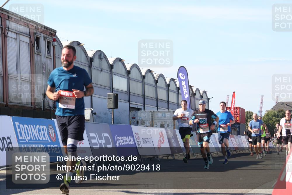 03.10.2025 - Köhlbrandbrückenlauf Luisa Fischer http://msf.ph/oto/9029418 03.10.2025 13:01:21 Ziel 4199, 4304, 4737, 5915, 6187, 6307, 6614, 6775 meine-sportfotos.de