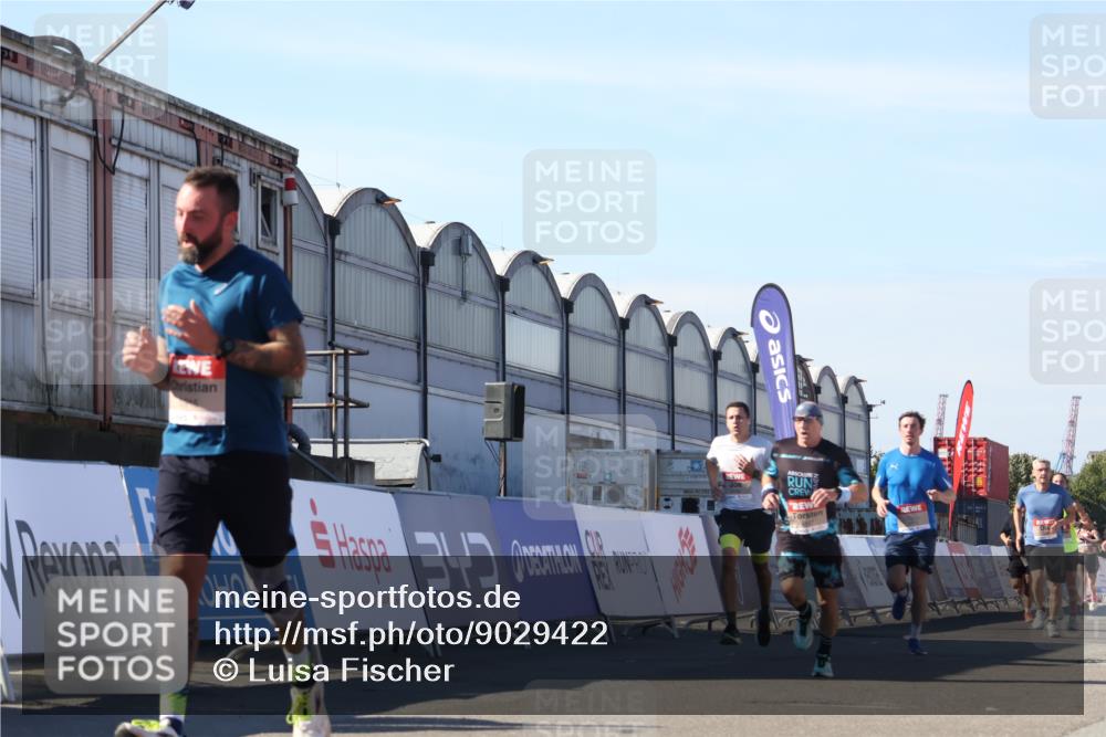 03.10.2025 - Köhlbrandbrückenlauf Luisa Fischer http://msf.ph/oto/9029422 03.10.2025 13:01:21 Ziel 4199, 4304, 4737, 5915, 6187, 6307, 6614, 6775 meine-sportfotos.de