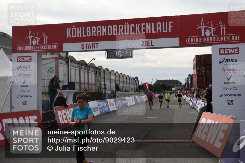 03.10.2025 - Köhlbrandbrückenlauf Julia Fischer http://msf.ph/oto/9029423 03.10.2025 16:08:11 Ziel 7019, 7310, 7311, 7319, 7335, 7494, 7506, 8265, 9072, 9543 meine-sportfotos.de