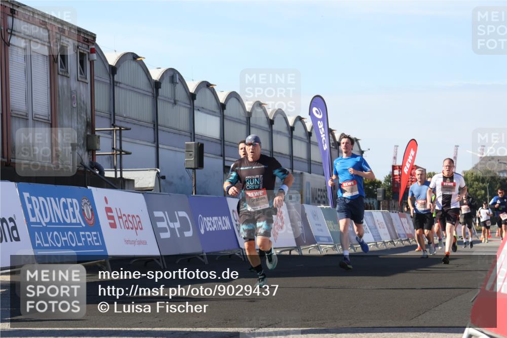 03.10.2025 - Köhlbrandbrückenlauf Luisa Fischer http://msf.ph/oto/9029437 03.10.2025 13:01:22 Ziel 4199, 4304, 4737, 5915, 6187, 6307, 6775 meine-sportfotos.de