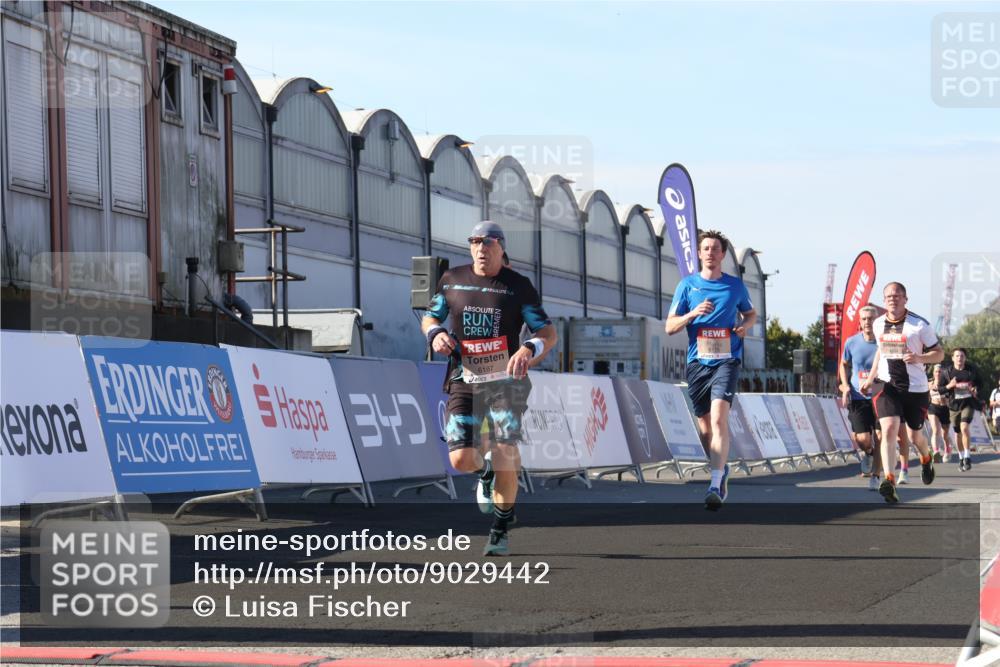 03.10.2025 - Köhlbrandbrückenlauf Luisa Fischer http://msf.ph/oto/9029442 03.10.2025 13:01:22 Ziel 4199, 4304, 4737, 5915, 6187, 6307, 6775 meine-sportfotos.de