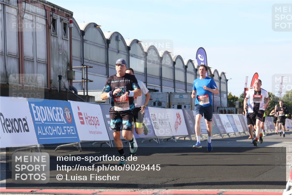 03.10.2025 - Köhlbrandbrückenlauf Luisa Fischer http://msf.ph/oto/9029445 03.10.2025 13:01:23 Ziel 4199, 4284, 4292, 4304, 4737, 5915, 6187, 6307, 6775 meine-sportfotos.de