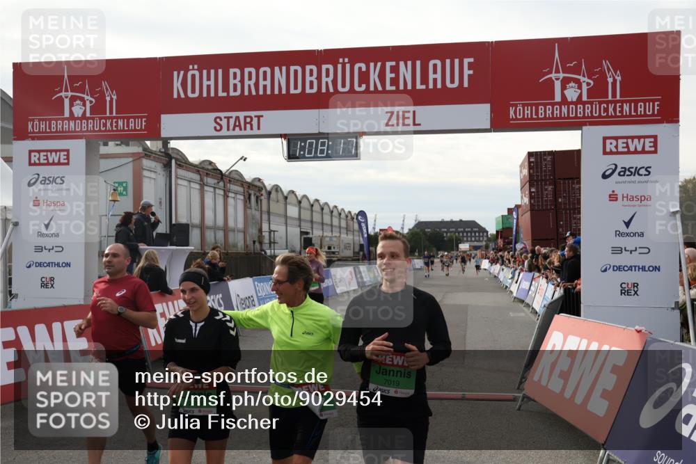 03.10.2025 - Köhlbrandbrückenlauf Julia Fischer http://msf.ph/oto/9029454 03.10.2025 16:08:18 Ziel 7019, 7285, 7310, 7311, 7319, 7449, 7506, 8265, 9072 meine-sportfotos.de