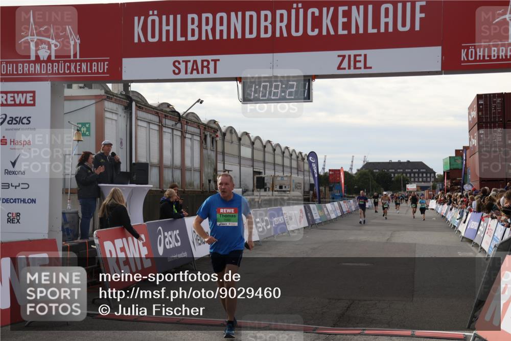 03.10.2025 - Köhlbrandbrückenlauf Julia Fischer http://msf.ph/oto/9029460 03.10.2025 16:08:21 Ziel 7019, 7285, 7310, 7311, 7449, 7506, 8265 meine-sportfotos.de