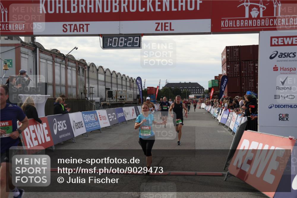 03.10.2025 - Köhlbrandbrückenlauf Julia Fischer http://msf.ph/oto/9029473 03.10.2025 16:08:29 Ziel 7285, 7314, 7349, 7423, 7594, 7851, 9110 meine-sportfotos.de