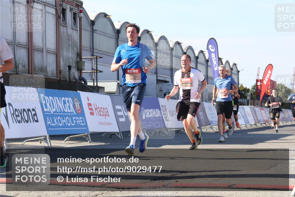 03.10.2025 - Köhlbrandbrückenlauf Luisa Fischer http://msf.ph/oto/9029477 03.10.2025 13:01:25 Ziel 4073, 4199, 4219, 4284, 4292, 4304, 4737, 5915, 6187, 6307, 6775 meine-sportfotos.de