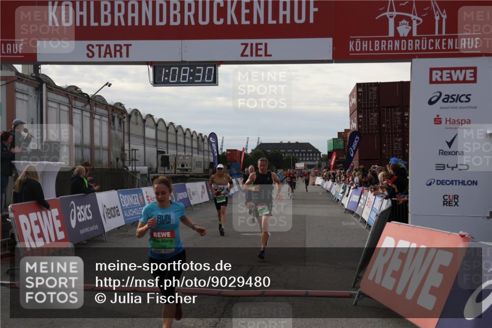 03.10.2025 - Köhlbrandbrückenlauf Julia Fischer http://msf.ph/oto/9029480 03.10.2025 16:08:30 Ziel 7285, 7314, 7349, 7423, 7594, 7708, 7851, 8778, 9110 meine-sportfotos.de