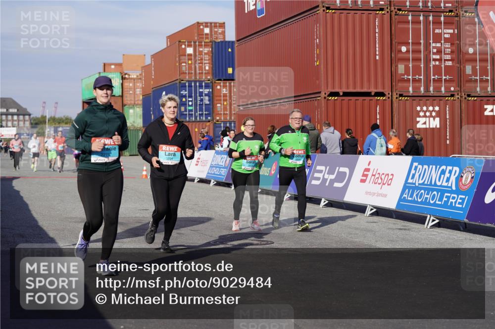 03.10.2025 - Köhlbrandbrückenlauf Michael Burmester http://msf.ph/oto/9029484 03.10.2025 10:34:19 Ziel 1497, 1606, 2011, 2020, 2271, 2311, 3324 meine-sportfotos.de