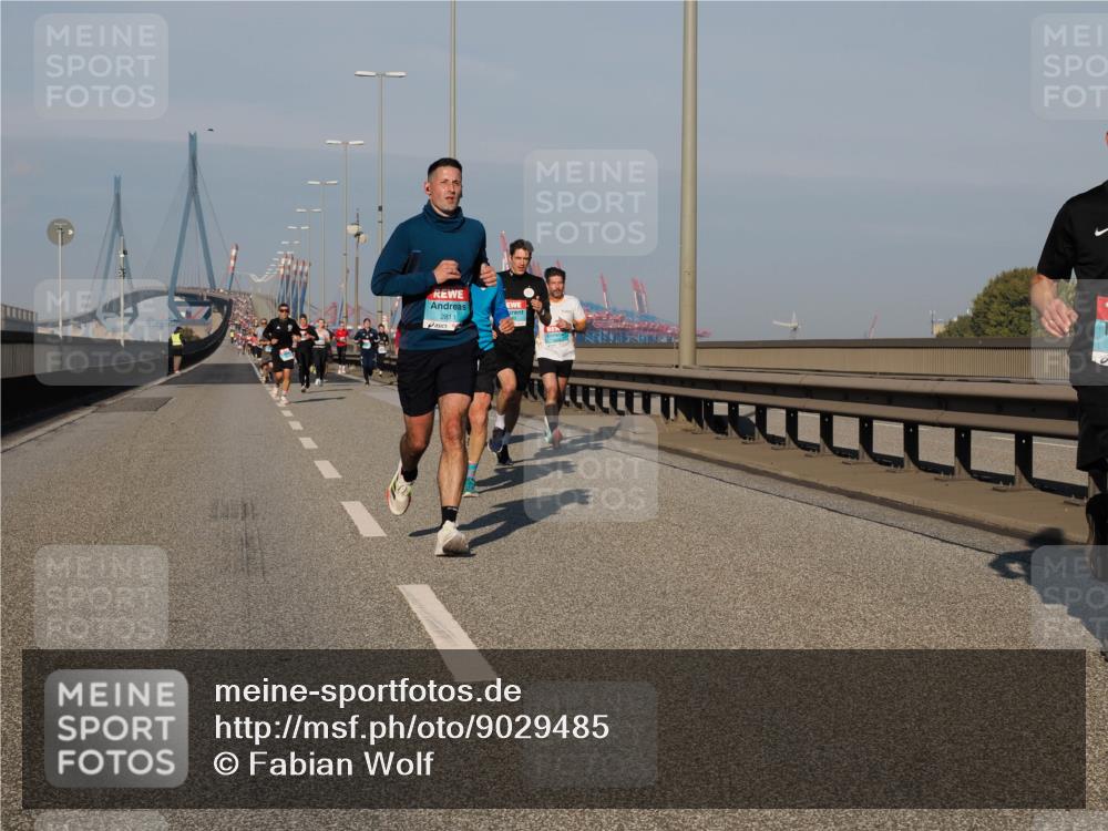 03.10.2025 - Köhlbrandbrückenlauf Fabian Wolf http://msf.ph/oto/9029485 03.10.2025 09:44:24 Position 3 2811 meine-sportfotos.de