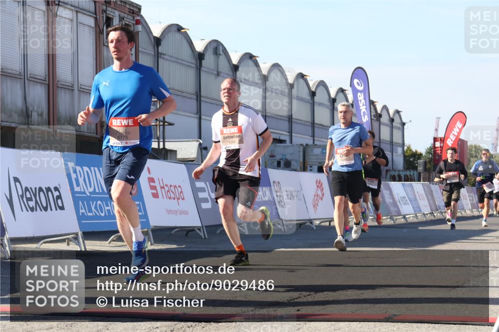03.10.2025 - Köhlbrandbrückenlauf Luisa Fischer http://msf.ph/oto/9029486 03.10.2025 13:01:25 Ziel 4073, 4199, 4219, 4284, 4292, 4304, 4737, 5915, 6187, 6307, 6775 meine-sportfotos.de