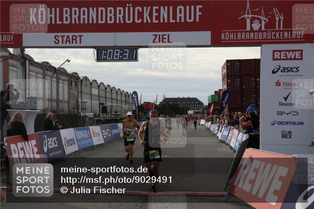 03.10.2025 - Köhlbrandbrückenlauf Julia Fischer http://msf.ph/oto/9029491 03.10.2025 16:08:31 Ziel 7314, 7349, 7423, 7594, 7708, 7851, 8279, 8778, 9110 meine-sportfotos.de