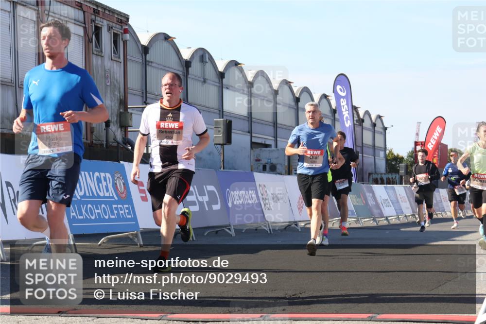 03.10.2025 - Köhlbrandbrückenlauf Luisa Fischer http://msf.ph/oto/9029493 03.10.2025 13:01:26 Ziel 4073, 4199, 4219, 4284, 4292, 4304, 4737, 5424, 5915, 6187, 6307, 6775 meine-sportfotos.de