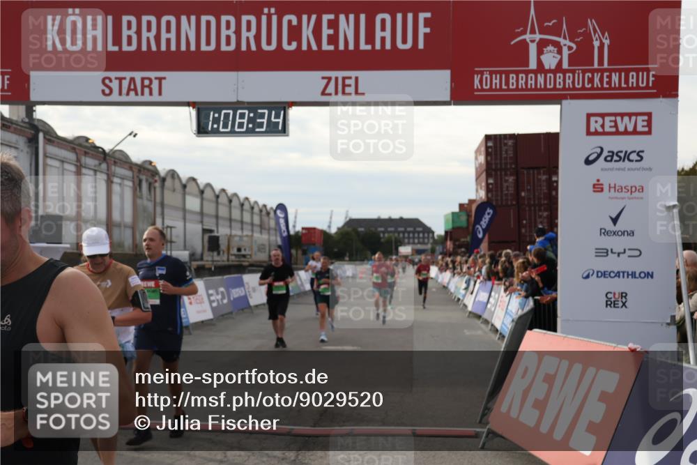 03.10.2025 - Köhlbrandbrückenlauf Julia Fischer http://msf.ph/oto/9029520 03.10.2025 16:08:34 Ziel 7314, 7349, 7360, 7423, 7594, 7616, 7708, 7851, 8279, 8778, 9110 meine-sportfotos.de