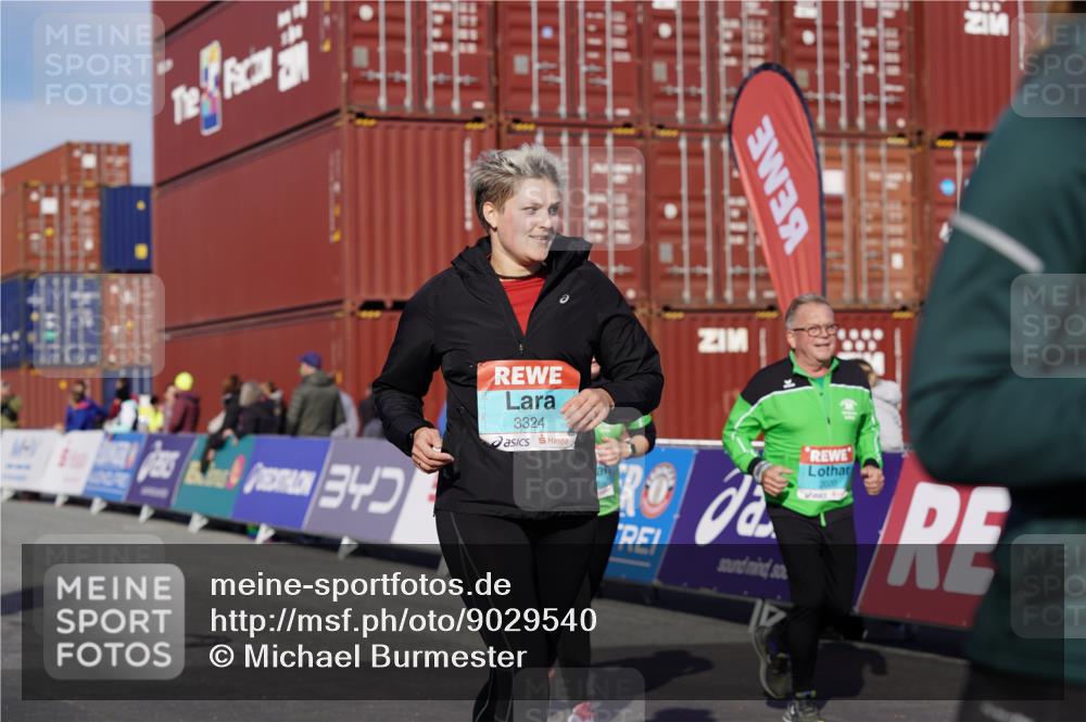 03.10.2025 - Köhlbrandbrückenlauf Michael Burmester http://msf.ph/oto/9029540 03.10.2025 10:34:22 Ziel 2011, 2020, 2271 meine-sportfotos.de