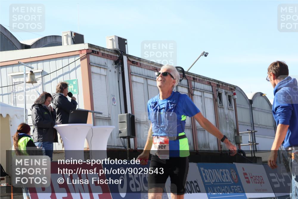 03.10.2025 - Köhlbrandbrückenlauf Luisa Fischer http://msf.ph/oto/9029543 03.10.2025 13:01:35 Ziel 4047, 4073, 4199, 4219, 4220, 4257, 4284, 4292, 4304, 5424, 6775, 6801 meine-sportfotos.de