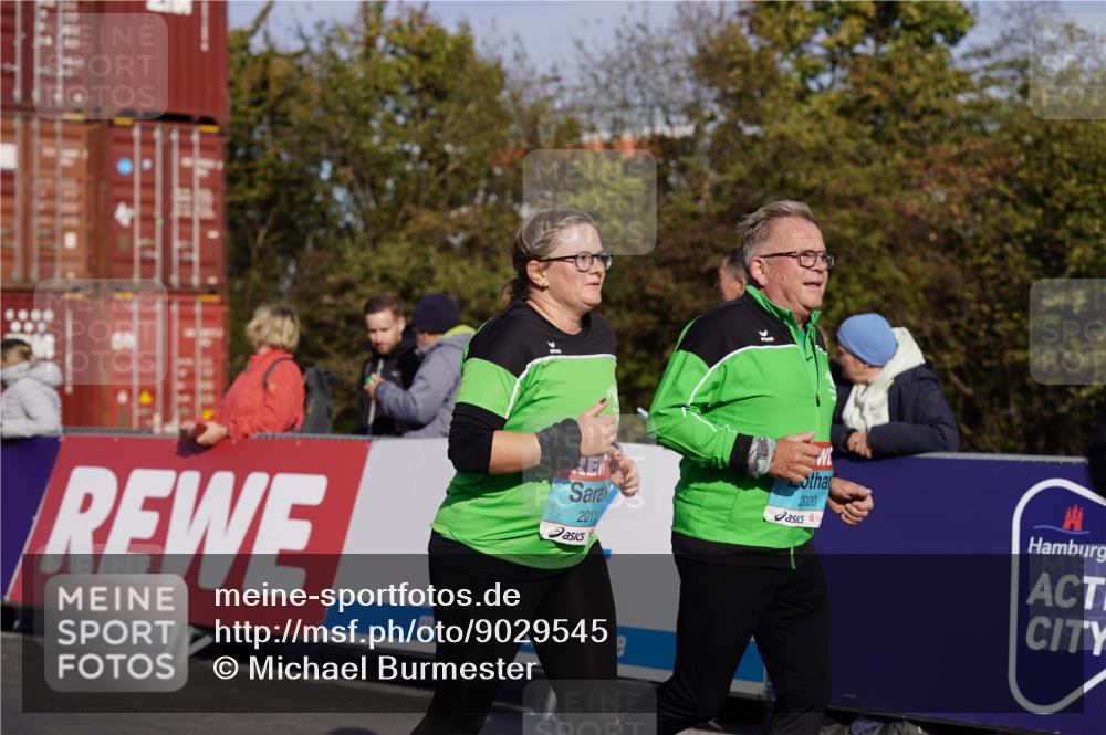 03.10.2025 - Köhlbrandbrückenlauf Michael Burmester http://msf.ph/oto/9029545 03.10.2025 10:34:24 Ziel 1961 meine-sportfotos.de