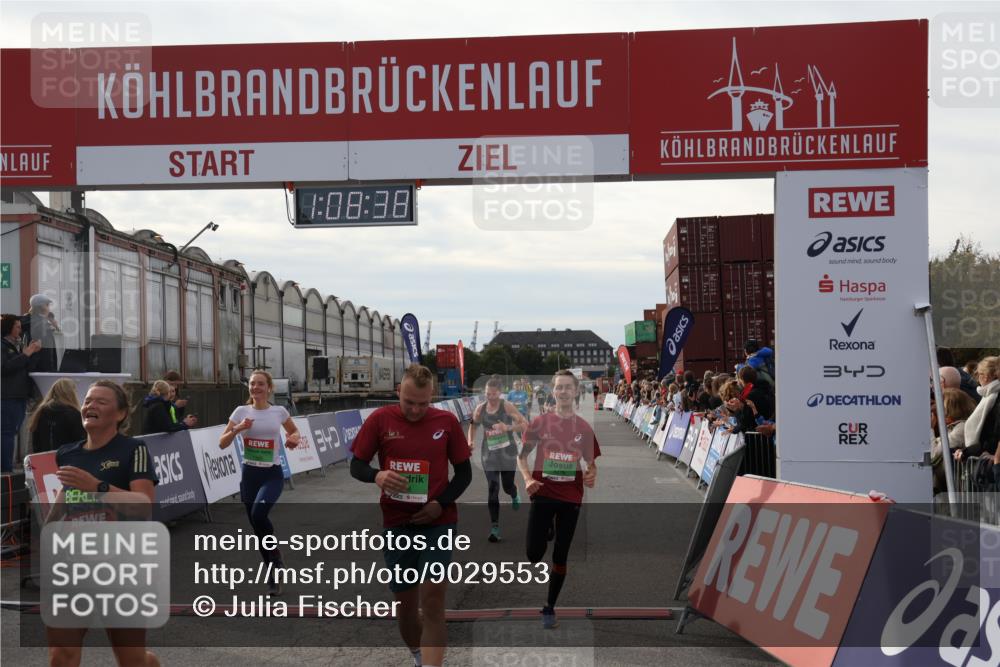 03.10.2025 - Köhlbrandbrückenlauf Julia Fischer http://msf.ph/oto/9029553 03.10.2025 16:08:38 Ziel 7283, 7314, 7339, 7349, 7360, 7423, 7594, 7616, 7708, 7851, 8279, 8778, 9110 meine-sportfotos.de
