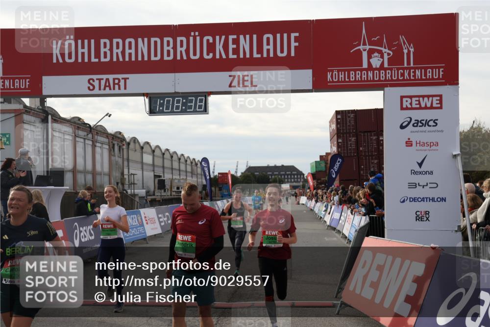 03.10.2025 - Köhlbrandbrückenlauf Julia Fischer http://msf.ph/oto/9029557 03.10.2025 16:08:38 Ziel 7283, 7314, 7339, 7349, 7360, 7423, 7594, 7616, 7708, 7851, 8279, 8778, 9110 meine-sportfotos.de