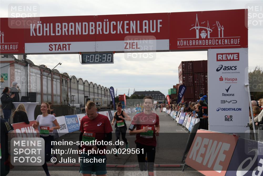 03.10.2025 - Köhlbrandbrückenlauf Julia Fischer http://msf.ph/oto/9029561 03.10.2025 16:08:39 Ziel 7283, 7339, 7349, 7360, 7423, 7594, 7616, 7708, 7851, 8279, 8778, 9110 meine-sportfotos.de