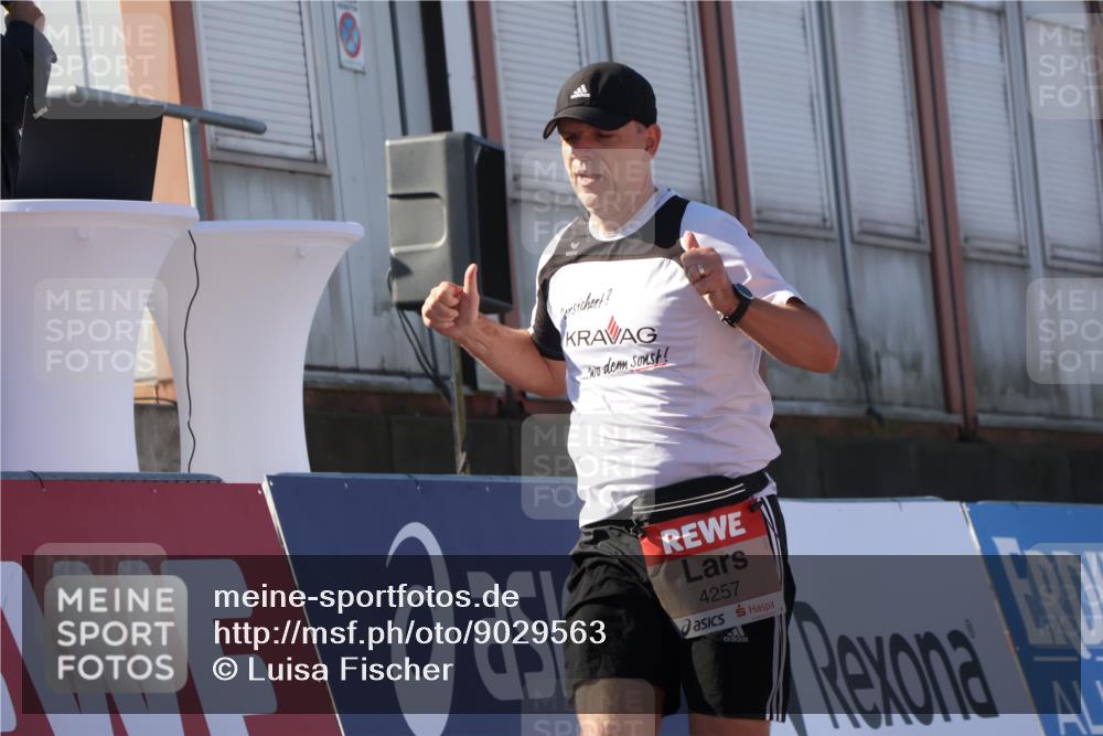 03.10.2025 - Köhlbrandbrückenlauf Luisa Fischer http://msf.ph/oto/9029563 03.10.2025 13:01:39 Ziel 4047, 4073, 4219, 4220, 4257, 4284, 4292, 5424, 5671, 6801 meine-sportfotos.de