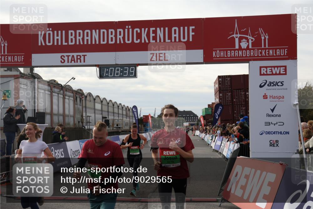 03.10.2025 - Köhlbrandbrückenlauf Julia Fischer http://msf.ph/oto/9029565 03.10.2025 16:08:39 Ziel 7283, 7339, 7349, 7360, 7423, 7594, 7616, 7708, 7851, 8279, 8778, 9110 meine-sportfotos.de