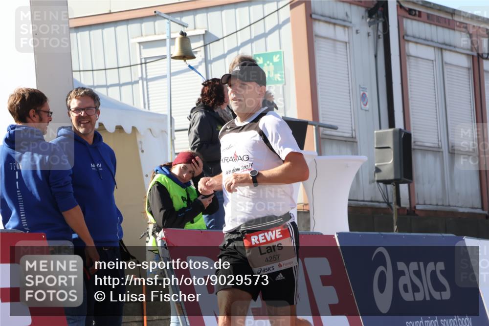 03.10.2025 - Köhlbrandbrückenlauf Luisa Fischer http://msf.ph/oto/9029573 03.10.2025 13:01:40 Ziel 4047, 4073, 4219, 4220, 4257, 5424, 5671, 6801 meine-sportfotos.de