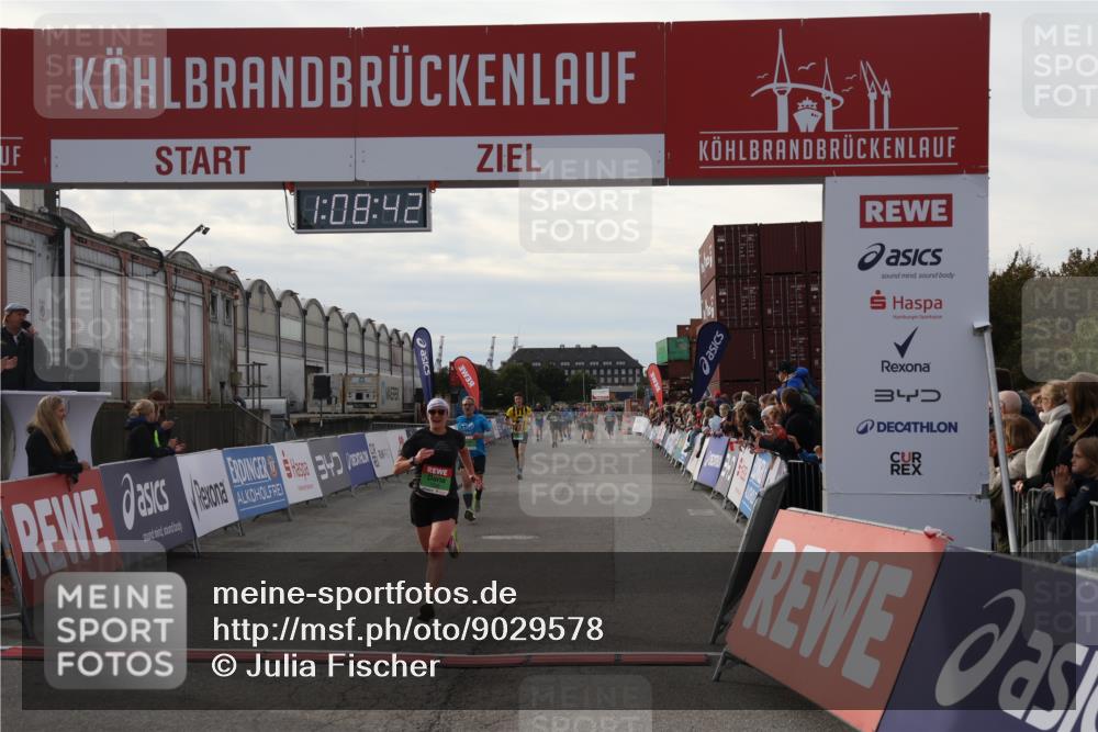 03.10.2025 - Köhlbrandbrückenlauf Julia Fischer http://msf.ph/oto/9029578 03.10.2025 16:08:42 Ziel 7283, 7339, 7360, 7423, 7594, 7616, 7708, 7851, 8279, 8778, 8846 meine-sportfotos.de
