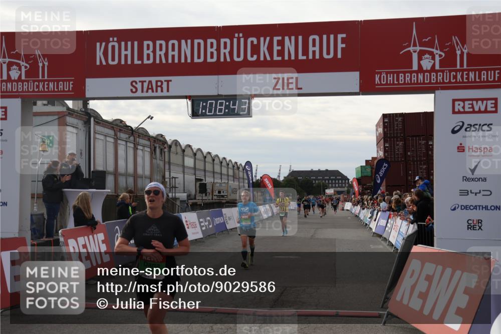 03.10.2025 - Köhlbrandbrückenlauf Julia Fischer http://msf.ph/oto/9029586 03.10.2025 16:08:43 Ziel 7283, 7339, 7360, 7594, 7616, 7708, 7851, 8279, 8778, 8846 meine-sportfotos.de