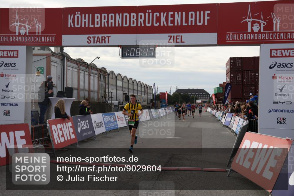 03.10.2025 - Köhlbrandbrückenlauf Julia Fischer http://msf.ph/oto/9029604 03.10.2025 16:08:47 Ziel 7191, 7283, 7339, 7360, 7616, 8279, 8846 meine-sportfotos.de
