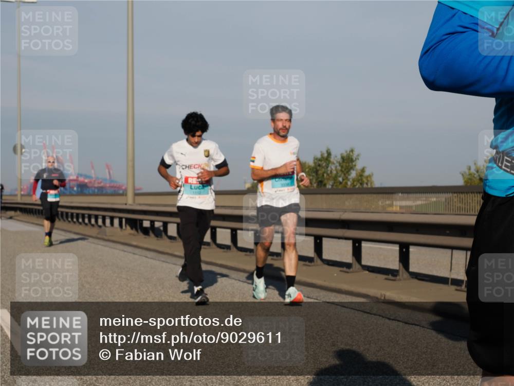 03.10.2025 - Köhlbrandbrückenlauf Fabian Wolf http://msf.ph/oto/9029611 03.10.2025 09:44:28 Position 3 1112 meine-sportfotos.de